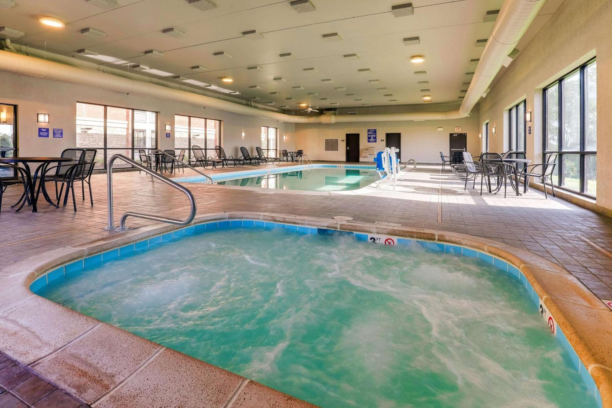 Drury Inn & Suites St Joseph Сент-Джозеф Екстер'єр фото