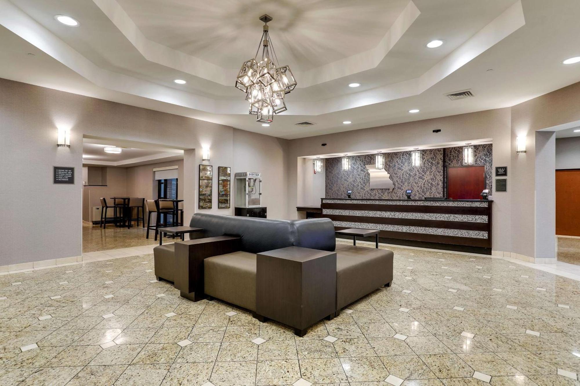 Drury Inn & Suites St Joseph Сент-Джозеф Екстер'єр фото